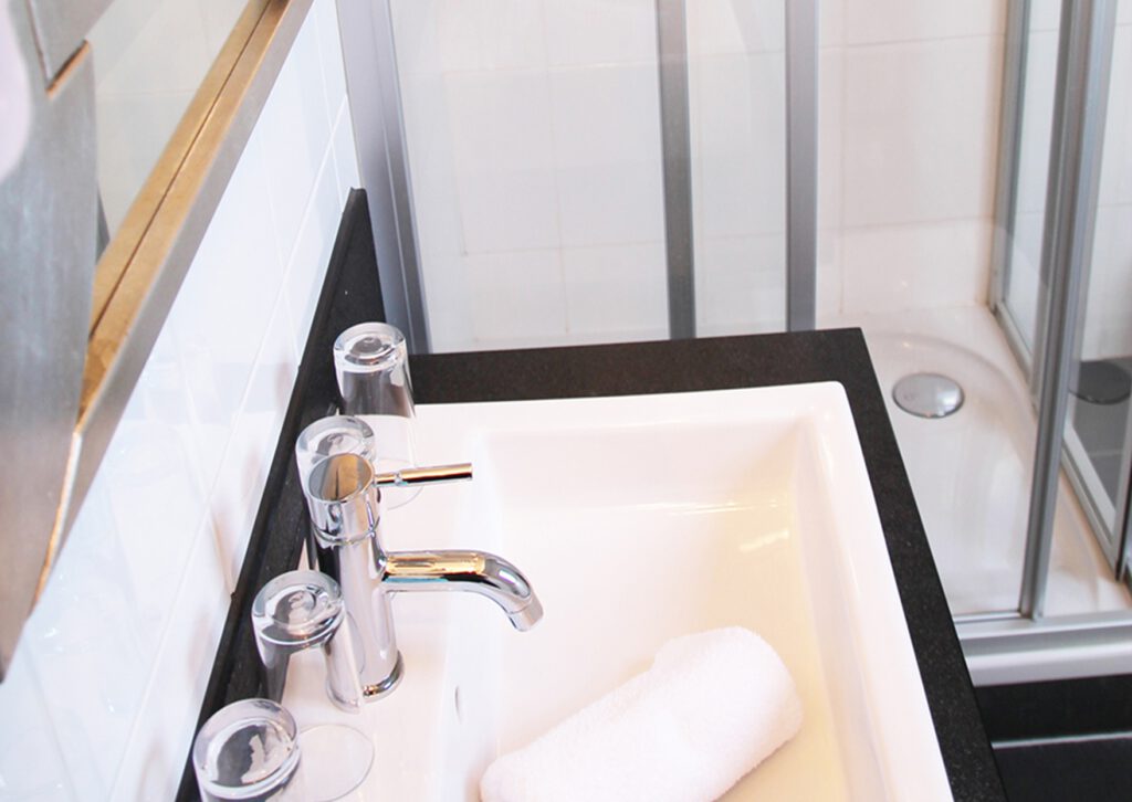 Bad, Wohnung 3, Haus Sonnenschein