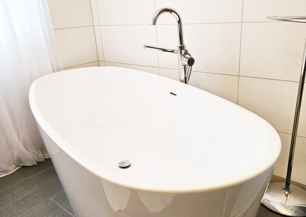 Haus Sonnenschein, Wohnung 2, Badewanne