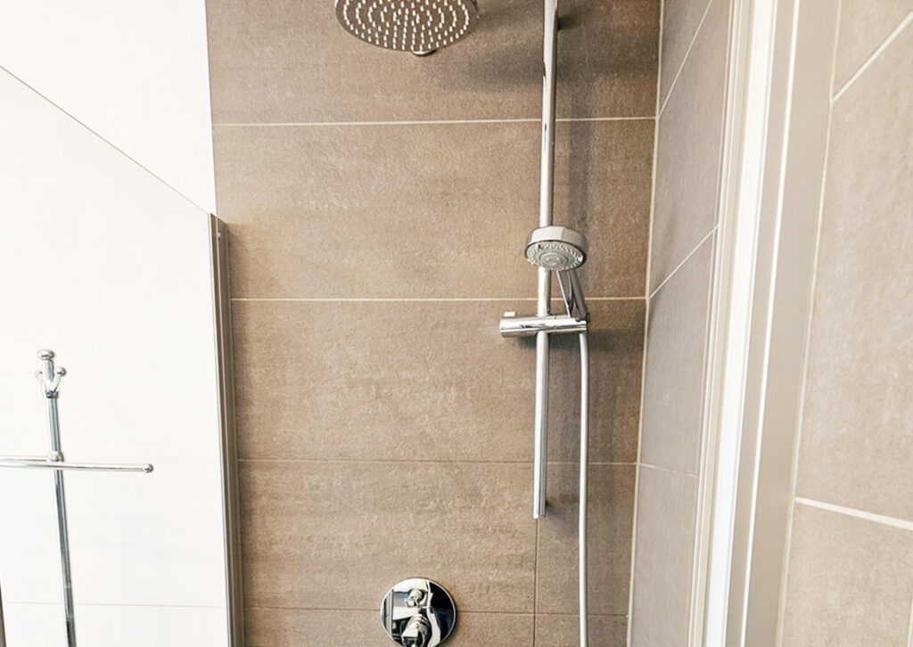 Haus Sonnenschein, Wohnung 2, Dusche